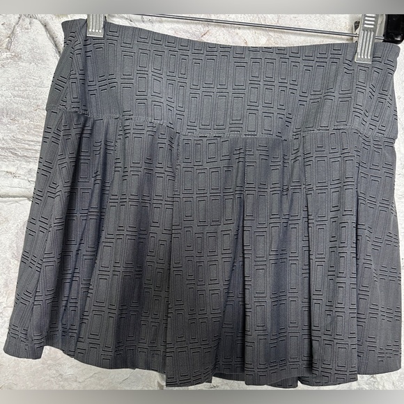 bolle | Women’s Athletic Pleated High Performance Gray Tennis Skort, Size S - Picture 8 of 12